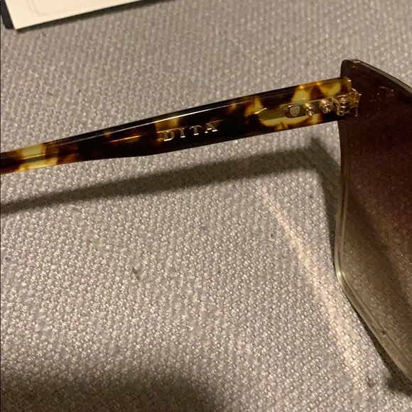 Sunglasses - Picture 7 of 8